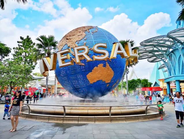 Universal Studios Singapore globe fountain at the park entrance